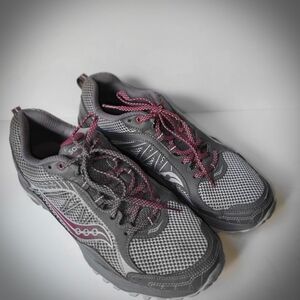 Saucony Excursion Women's Gray Running Shoes - 11M